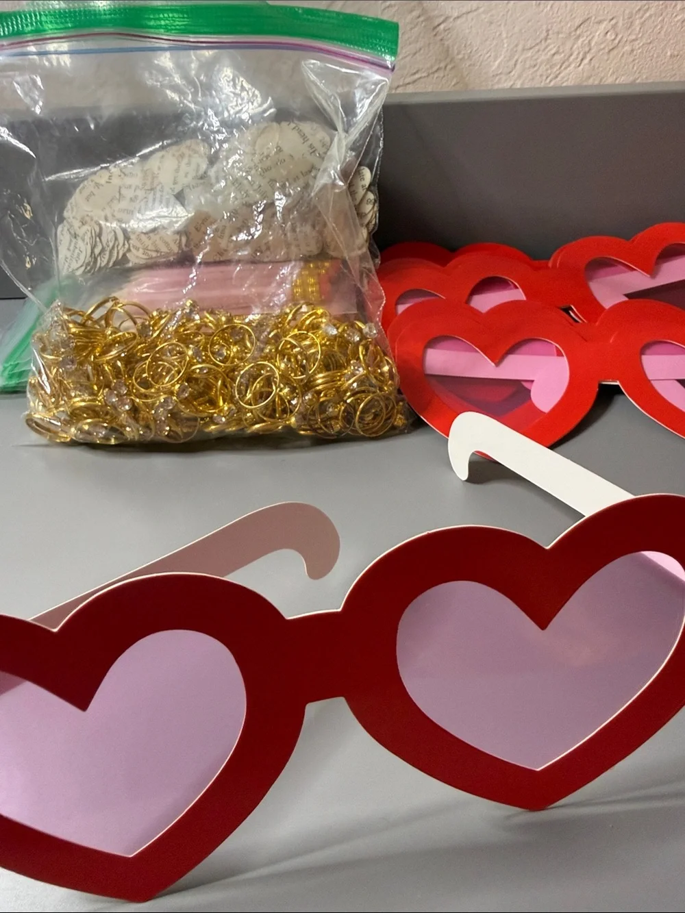 Lot of Wedding Shower Decorations and Activities